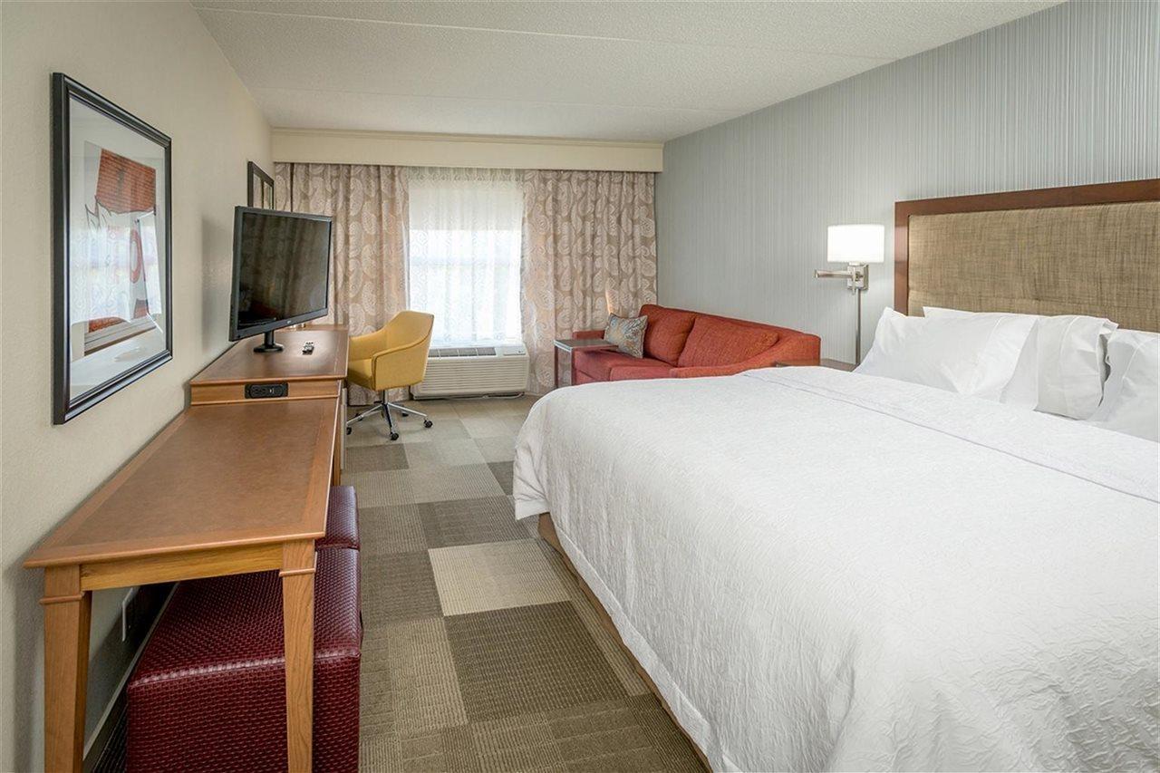 Hampton Inn Fond Du Lac Bagian luar foto