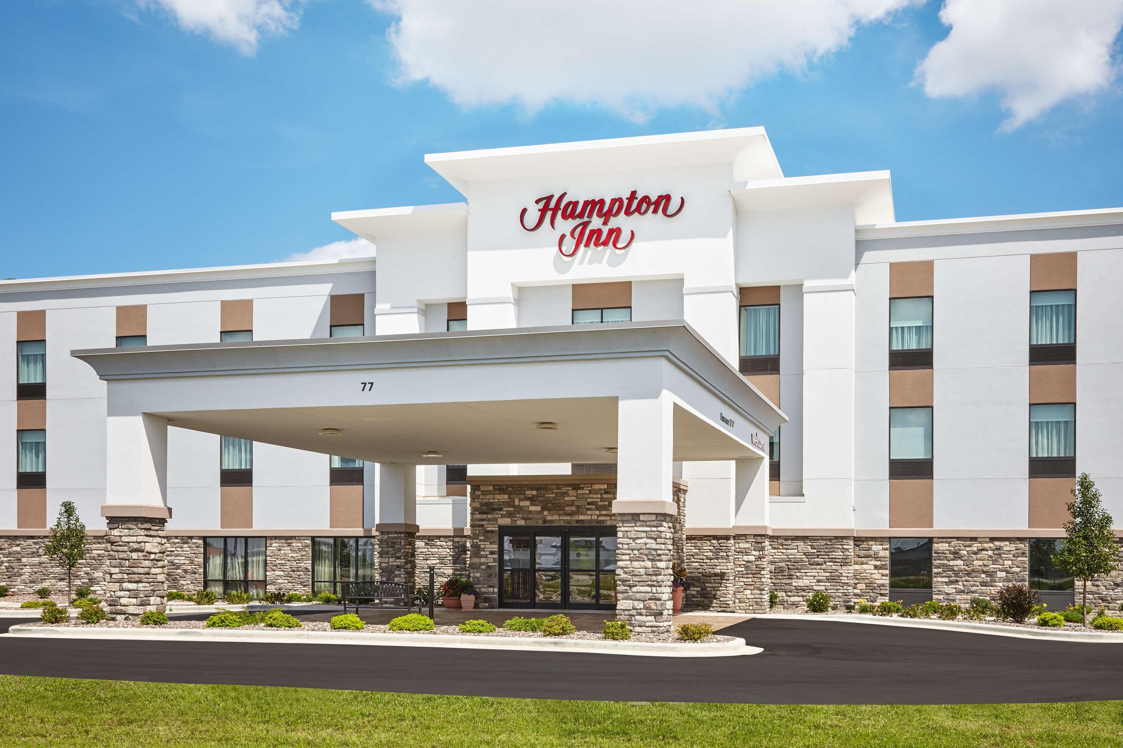 Hampton Inn Fond Du Lac Bagian luar foto